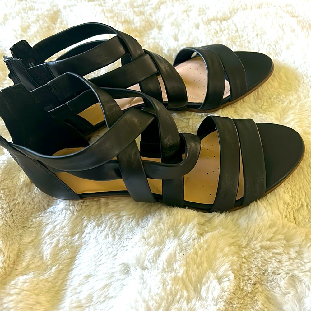 Clark’s Mena Silk Black Leather Sandel (39.5)